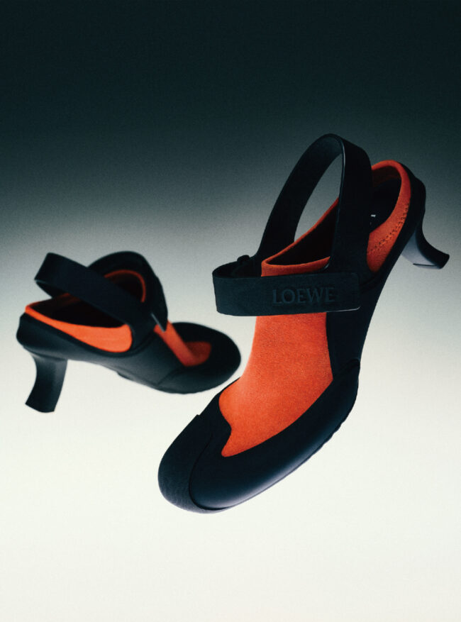 シューズ(ヒール4.5cm)¥223,300/Loewe(ロエベ ジャパン クライアントサービス)