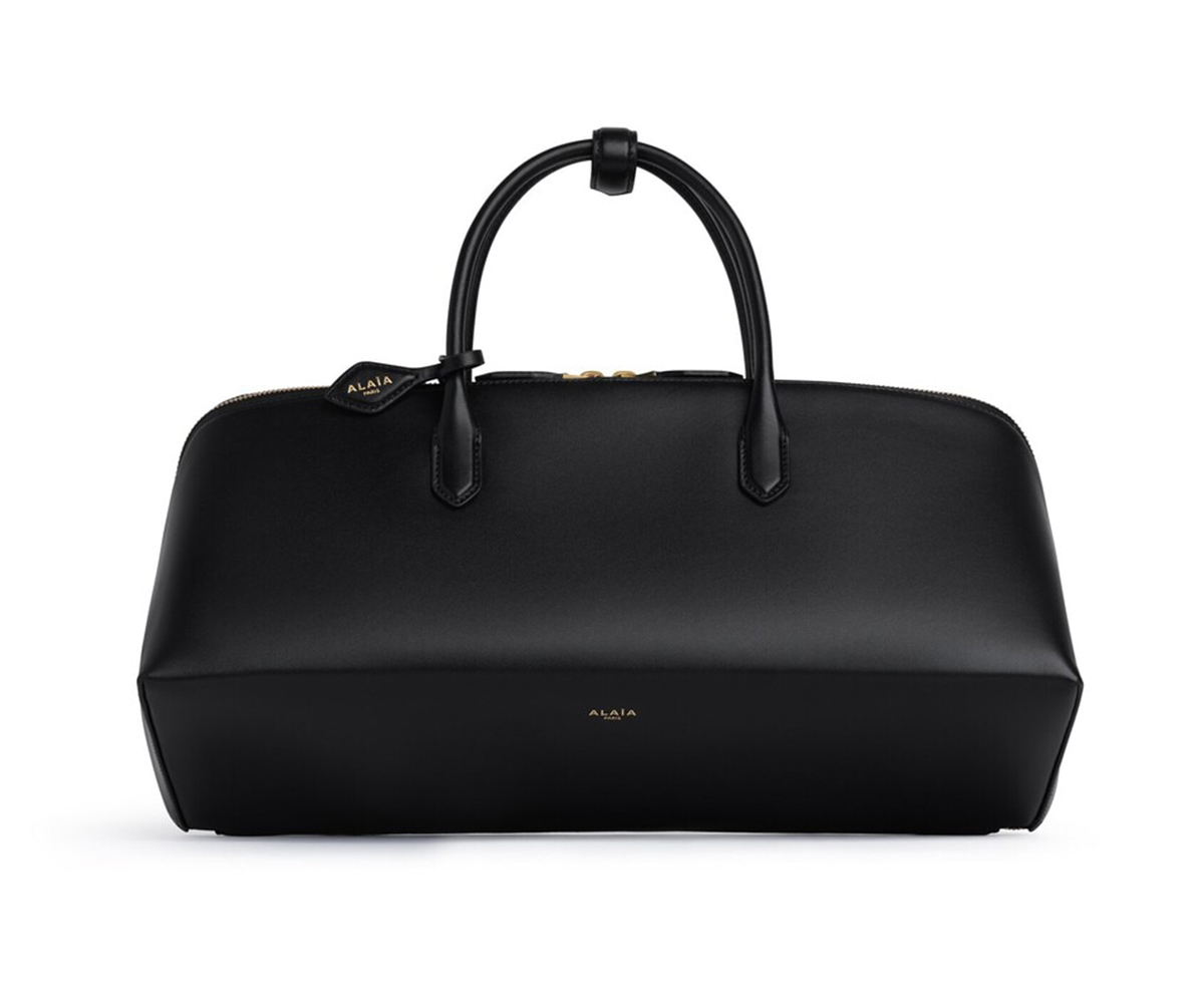 (W40×H16×D15cm)¥570,900/Alaïa(リシュモン ジャパン アライア 0800-500-2777)