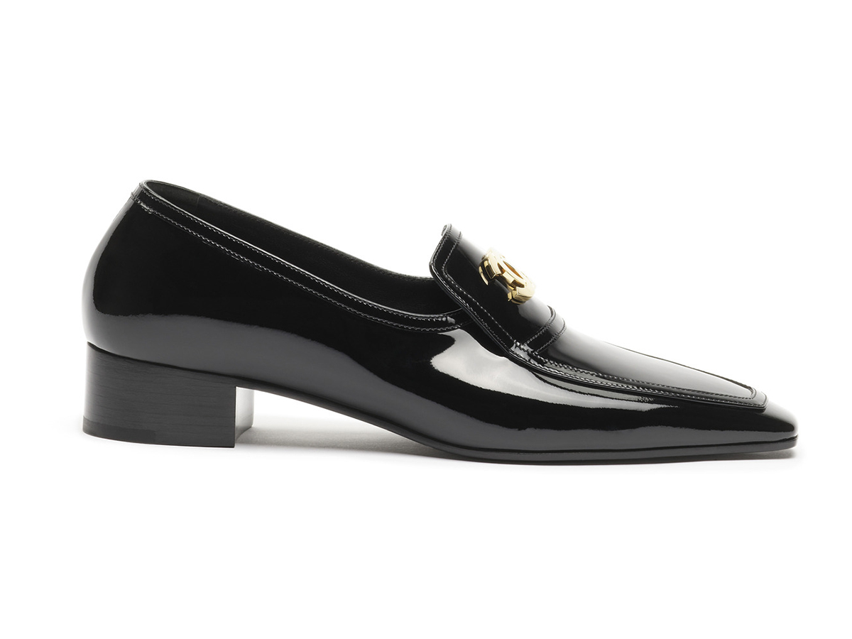 ヒール3.5cm ¥281,600/Chanel(シャネル カスタマー ケア センター 0120-525-519)