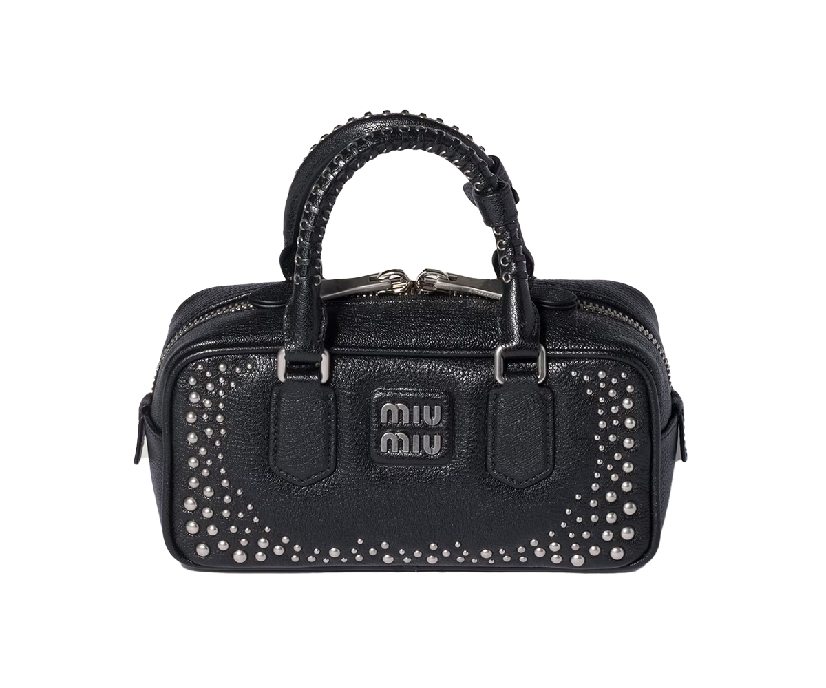 (W22×H10.5×D7.5cm)¥687,500/Miu Miu(ミュウミュウ クライアントサービス 0120-451-993)