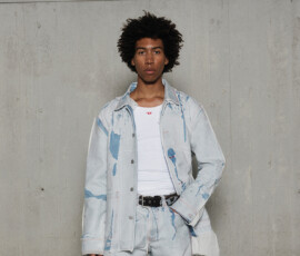 JACKET ¥149,600(税込)
DENIM PANTS ¥93,500(税込)
T-SHIRT ¥30,800(税込)